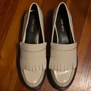 NINE WEST WHITE PATENT PLATFORM LOAFERS